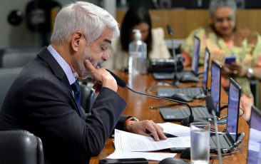 Sancionada lei que fortalece parceria entre pontos de cultura e escolas; Humberto Costa foi o relator no Senado