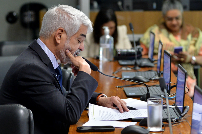 Sancionada lei que fortalece parceria entre pontos de cultura e escolas; Humberto Costa foi o relator no Senado