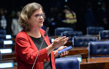 Senado aprova proposta do PT de redução de tributos sobre combustíveis