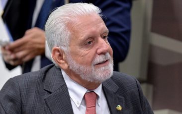 CAE aprova projeto de Jaques Wagner que reduz contribuição previdenciária de municípios mais pobres