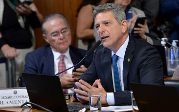 Comissão aprova texto-base da PEC da Segurança Pública