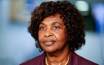 Símbolo da luta feminina, Benedita da Silva busca retorno ao Senado