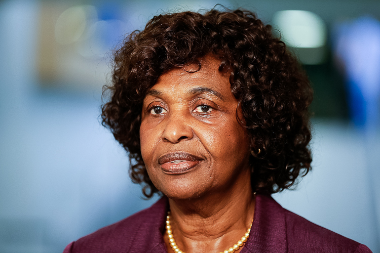 Símbolo da luta feminina, Benedita da Silva busca retorno ao Senado