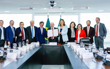 Presidente sanciona lei que acaba com a taxa das blusinhas