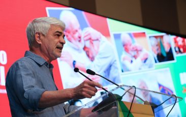Referência em saúde pública, Humberto Costa vai em buscar de terceiro mandato como senador