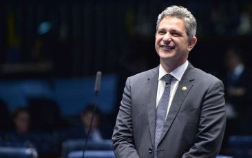 Da saúde pública ao Senado: Rogério Carvalho construiu carreira entre a medicina e a política
