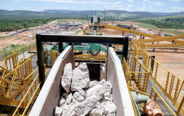 Lula sanciona política de minerais críticos; Teresa Leitão defende industrialização da riqueza brasileira