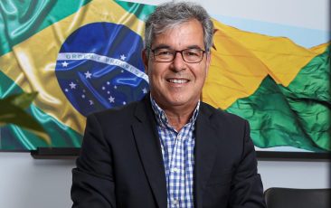 Com trajetória na política e na área ambiental, Jorge Viana disputa vaga no Senado