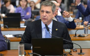 Rogério Carvalho defende proibição das bets e diz que é hora de “defensores da família” se posicionarem