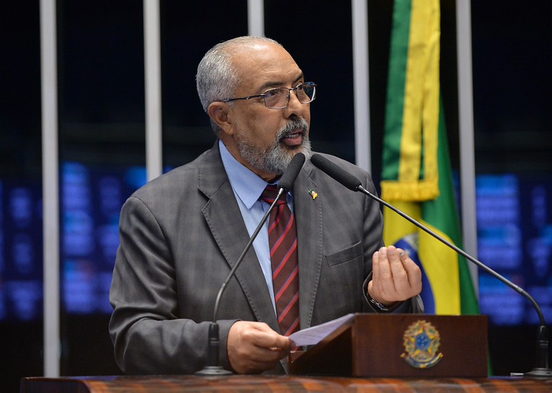 Paim defende redução da jornada como avanço econômico e social às vésperas de debate