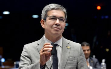 Randolfe propõe lei para combater assédio eleitoral contra trabalhadores
