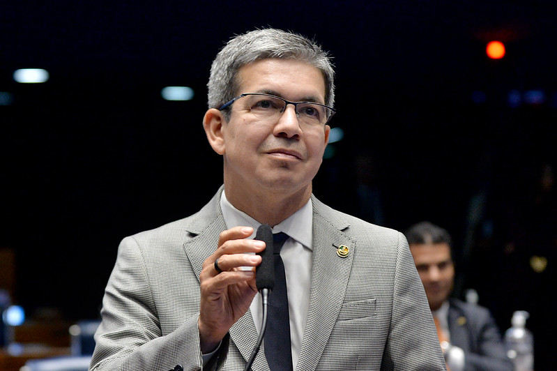 Randolfe propõe lei para combater assédio eleitoral contra trabalhadores
