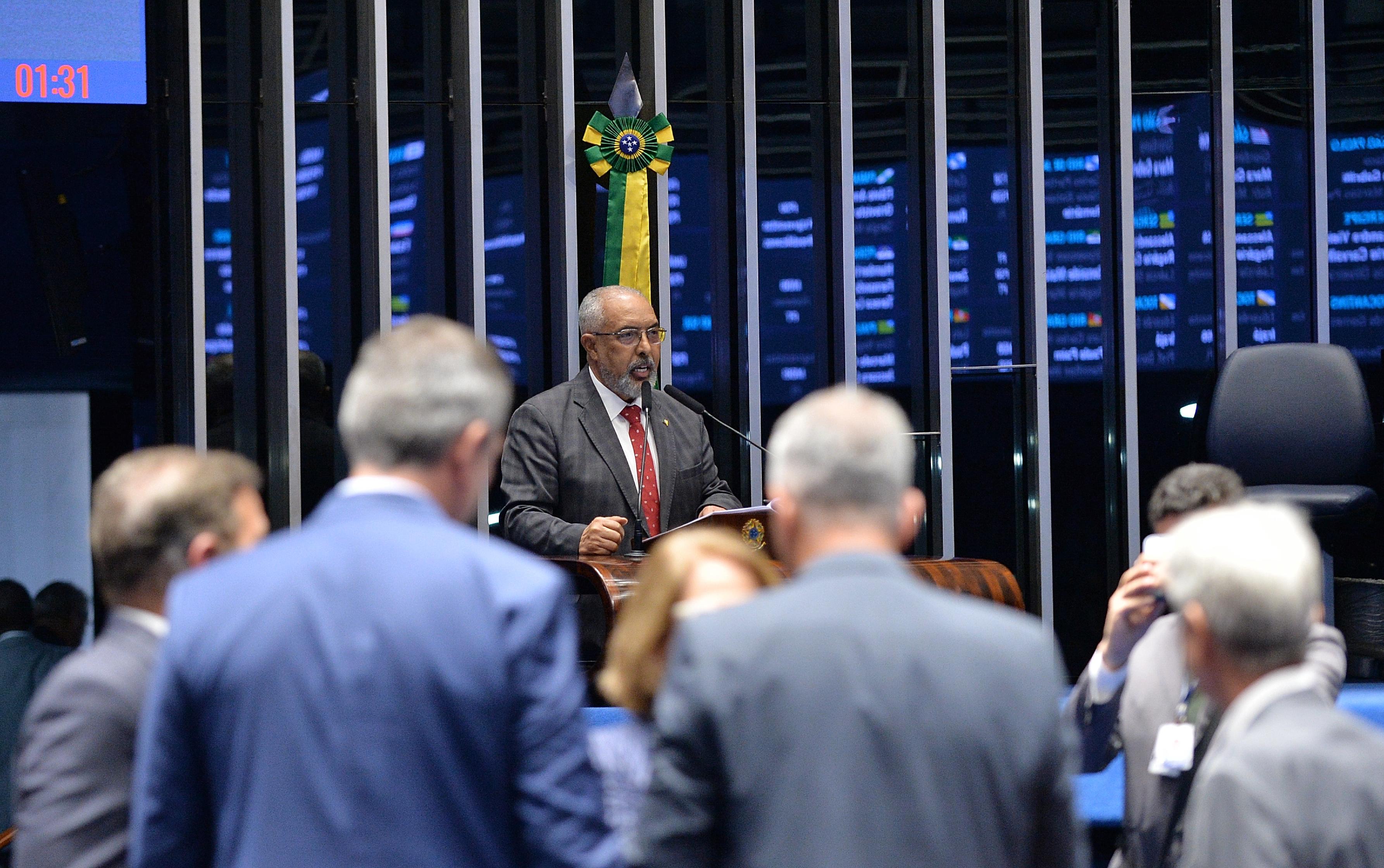 Fim da escala 6×1 avança no Senado em defesa de mais tempo para viver