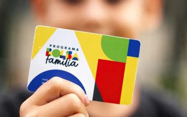 Ameaça ao Bolsa Família expõe contraste entre defesa de direitos pelo PT e proposta de desmonte bolsonarista