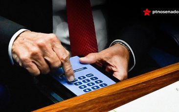 Baixa produtividade e votos contra o povo marcam a trajetória de Flávio Bolsonaro no Senado