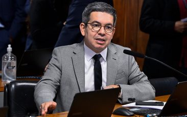 Projeto prevê compartilhamento de dados bancários e telefônicos de candidatos