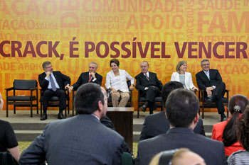 dilma-crack