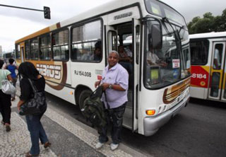 322_1437-15onibus