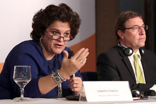 izabellateixeira_cam_820x547