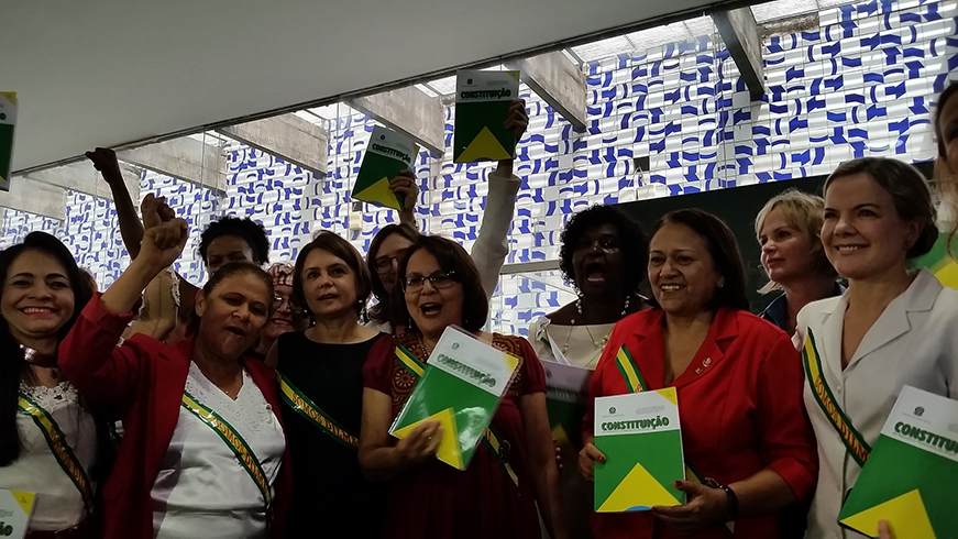 ato parlamentares contra golpe
