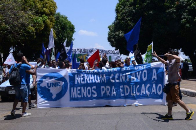 manifestacao une -brasilia 05012012 001-850x566