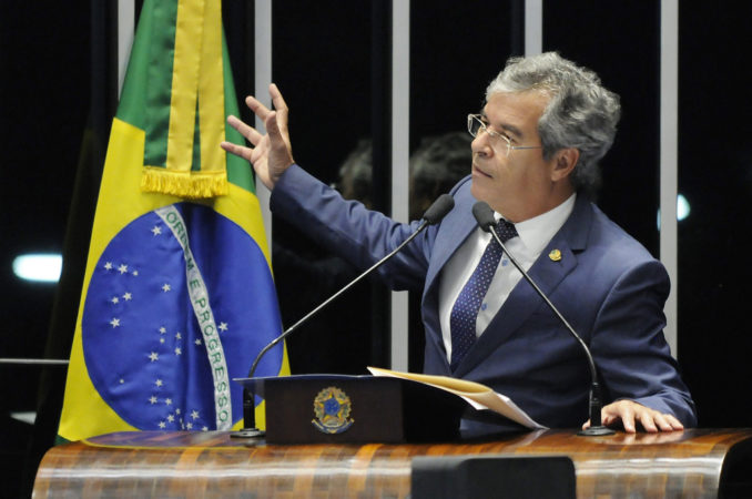 Jorge Viana contra venda de terras