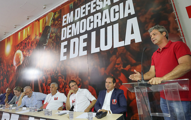 Lindbergh Lula povo nas ruas