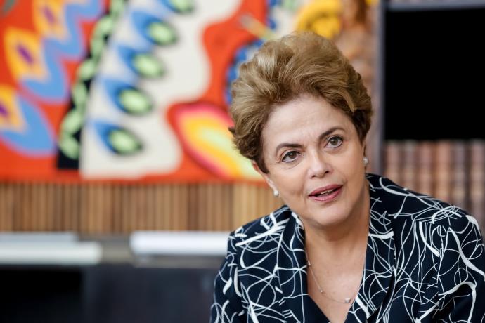 Dilma exterior denúncia golpe