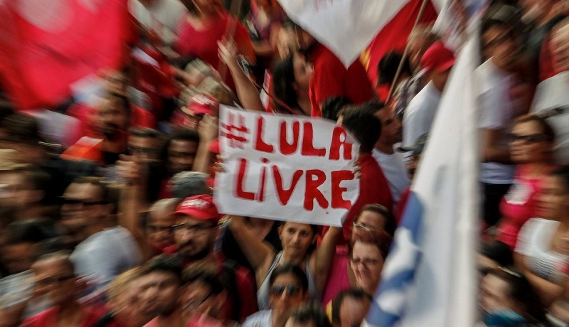 Senadores diligência Lula Curitiba