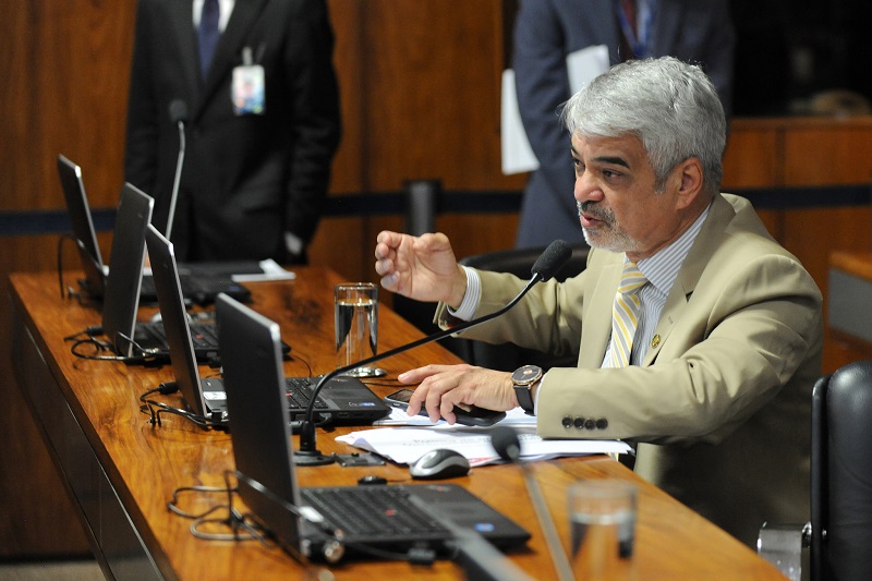 combustíveis audiência pública greve caminhoneiros humberto costa