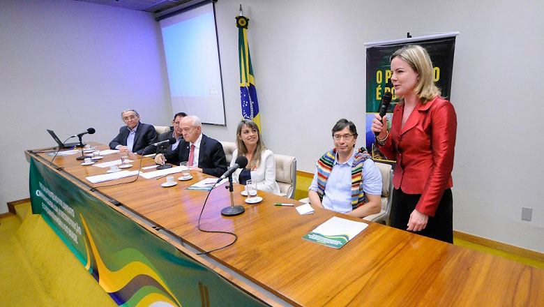 Fundações partidos manifesto programa mínimo