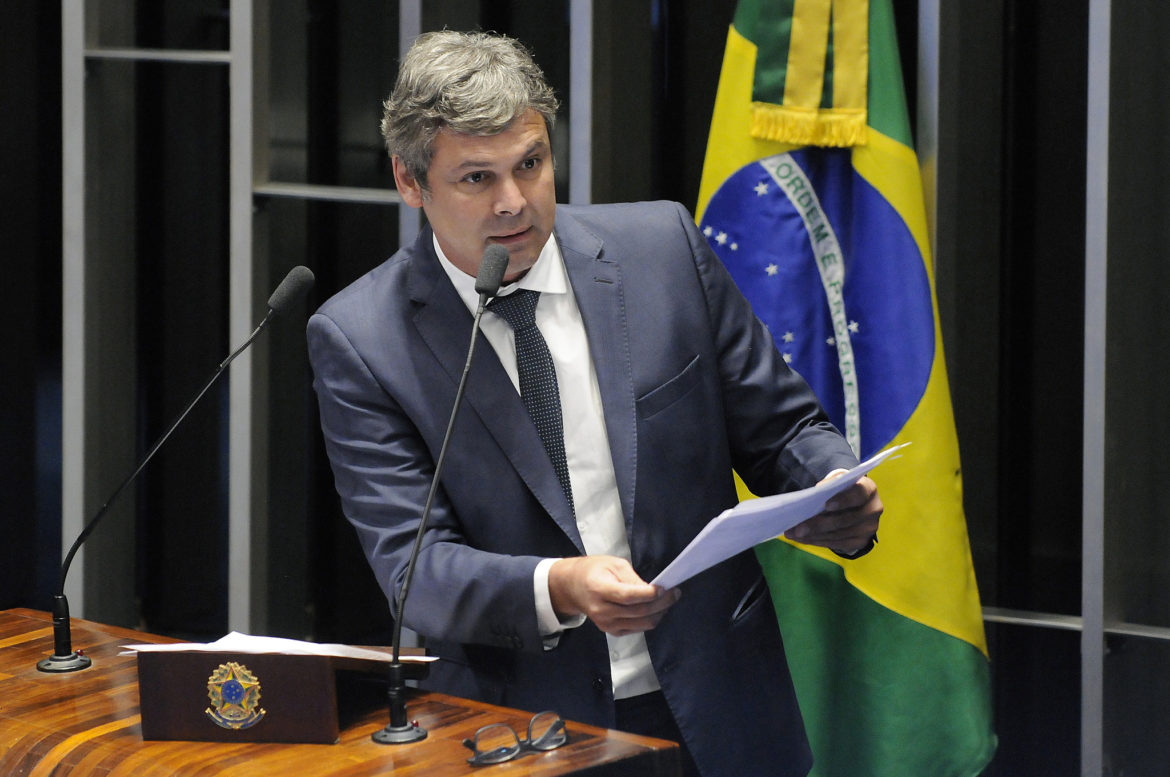 senador Lindbergh Farias igualdade salarial