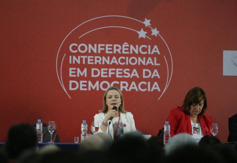 Conferência internacional FPA PT Lula